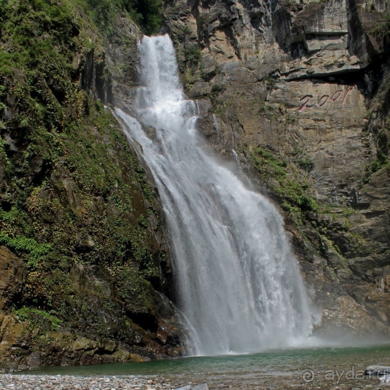Альбом истории ""Эхо Кореи" — 75-метровый водопад Ullim Fall"