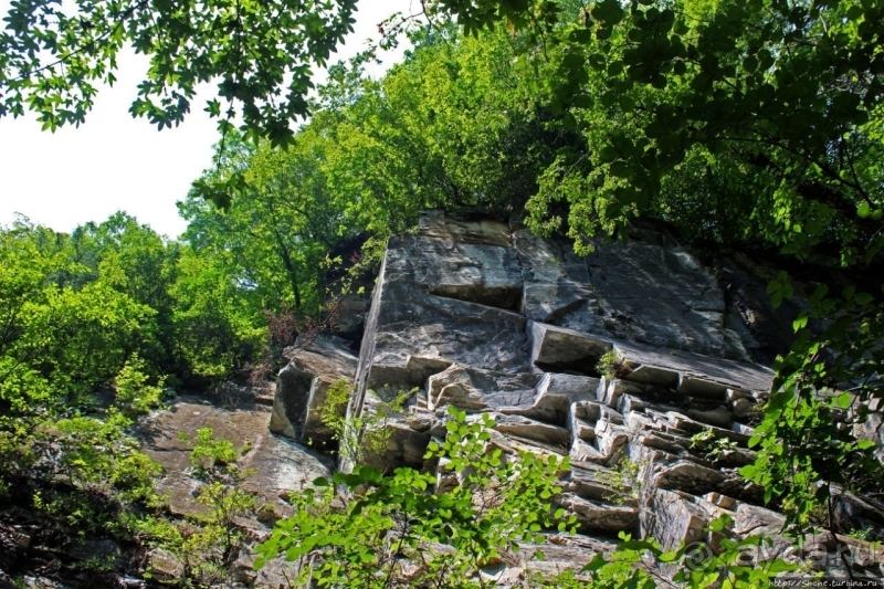 Альбом истории ""Эхо Кореи" — 75-метровый водопад Ullim Fall"