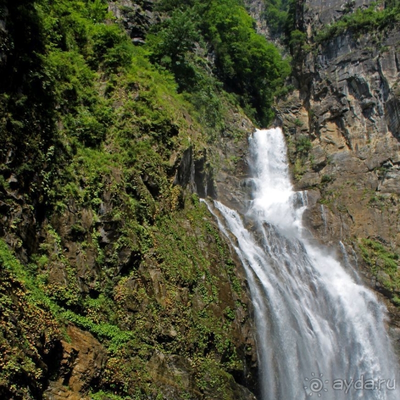 "Эхо Кореи" — 75-метровый водопад Ullim Fall