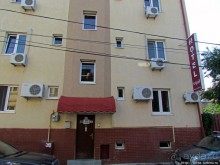 Очень скромно и очень дешево не далеко от центра