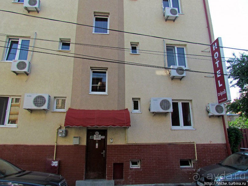 Очень скромно и очень дешево не далеко от центра