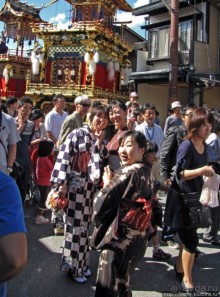 Осенний фестиваль в Такаяма - Ятайи и куклы