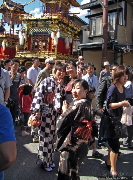 Осенний фестиваль в Такаяма - Ятайи и куклы