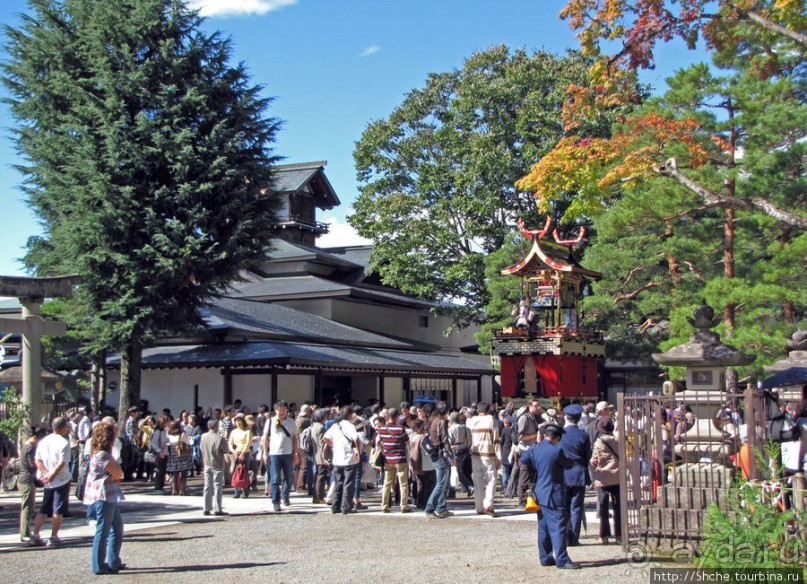 Осенний фестиваль в Такаяма - Ятайи и куклы