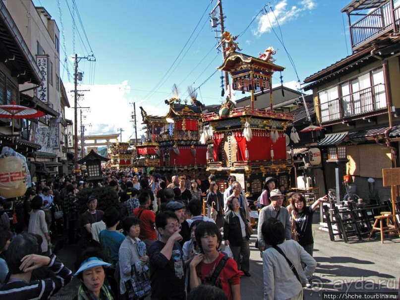 Осенний фестиваль в Такаяма - Ятайи и куклы