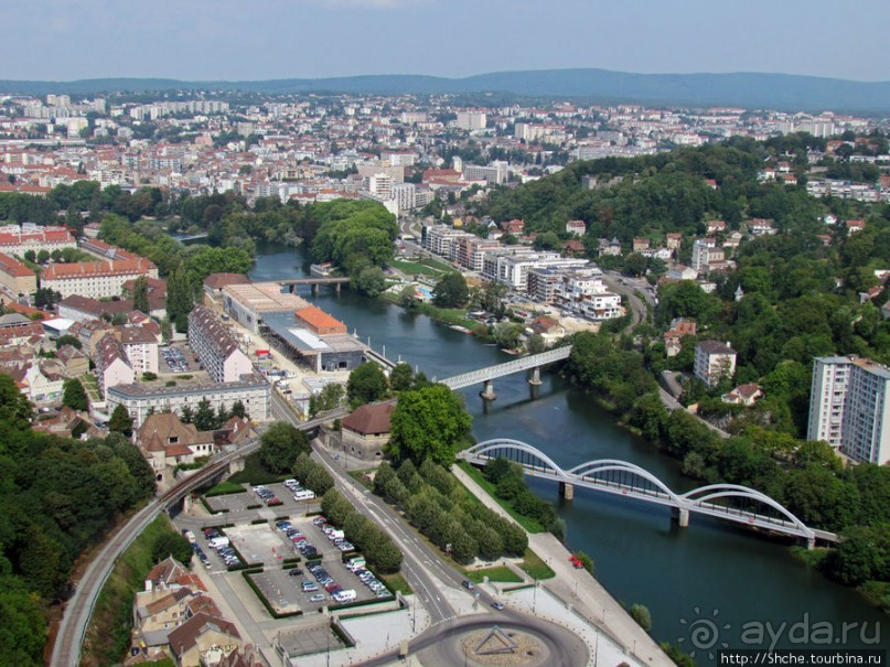 Безансон, взгляд на город и окрестности с высоты цитадели