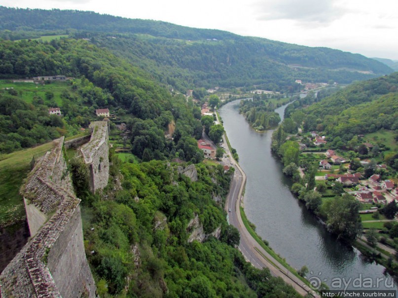 Безансон, взгляд на город и окрестности с высоты цитадели