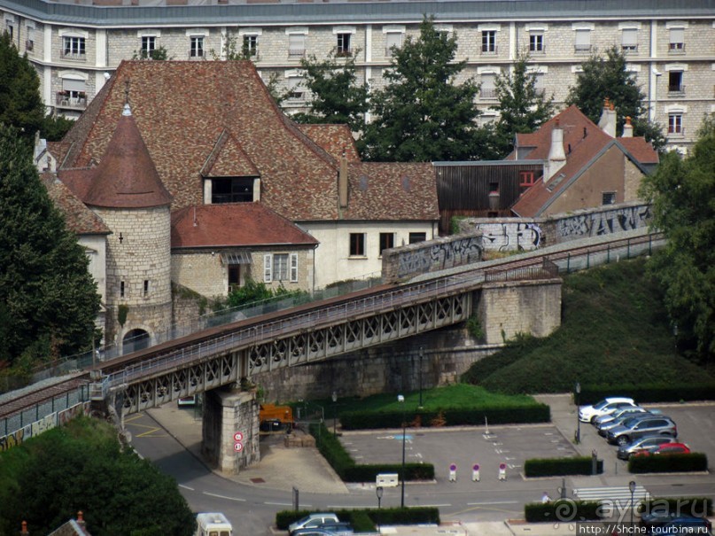 Безансон, взгляд на город и окрестности с высоты цитадели