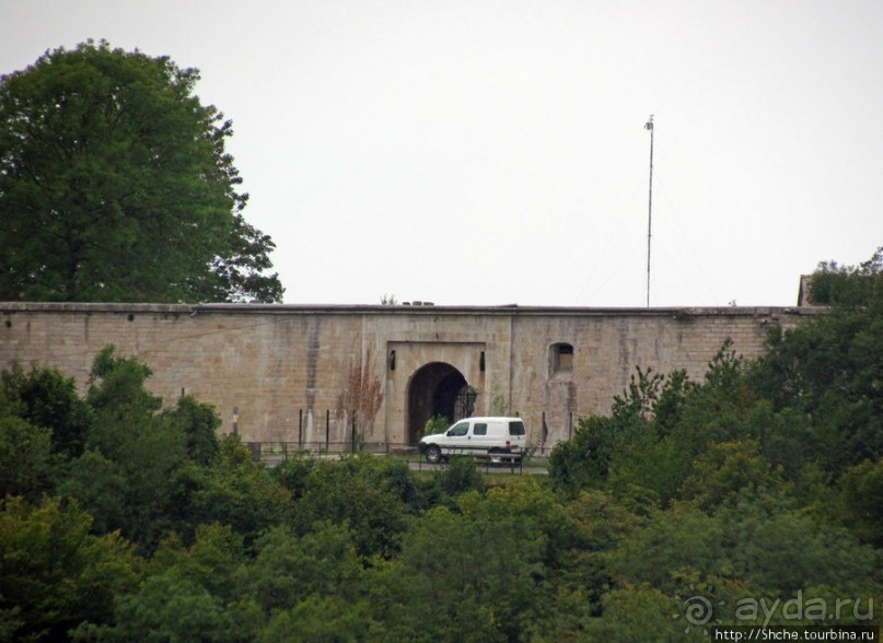 Безансон, взгляд на город и окрестности с высоты цитадели