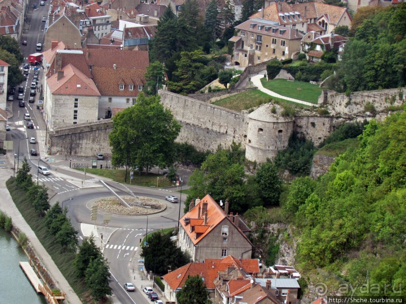Безансон, взгляд на город и окрестности с высоты цитадели