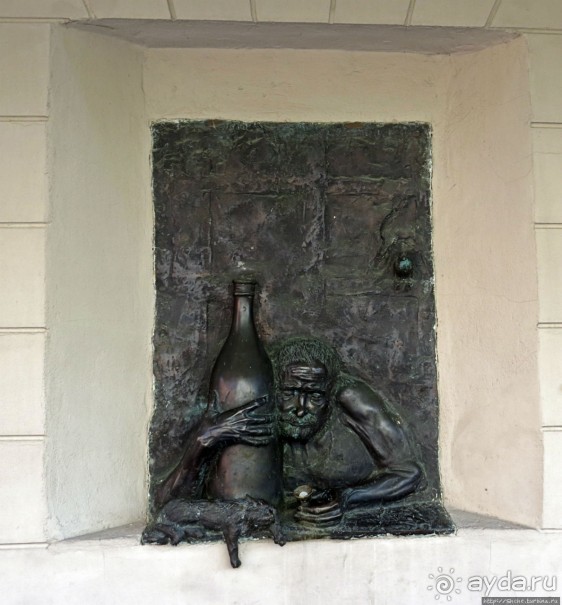 Антикварный ресторан-бутик в республике Ужупис