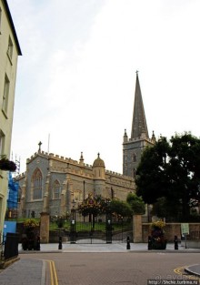 Вечернее знакомство с Дерри, прогулка в поисках отеля