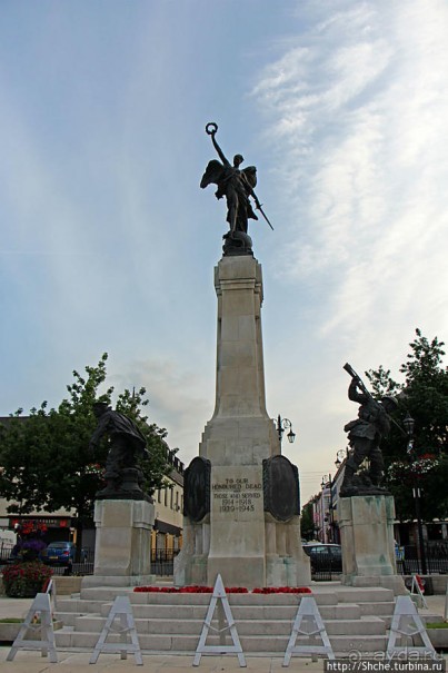 Вечернее знакомство с Дерри, прогулка в поисках отеля