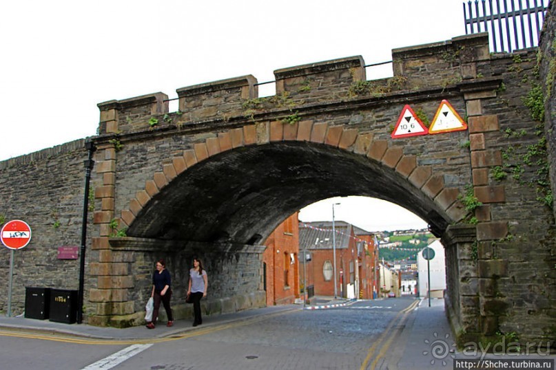 Вечернее знакомство с Дерри, прогулка в поисках отеля