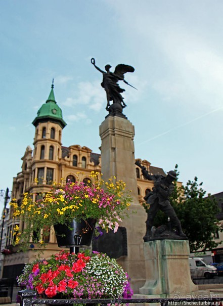 Вечернее знакомство с Дерри, прогулка в поисках отеля