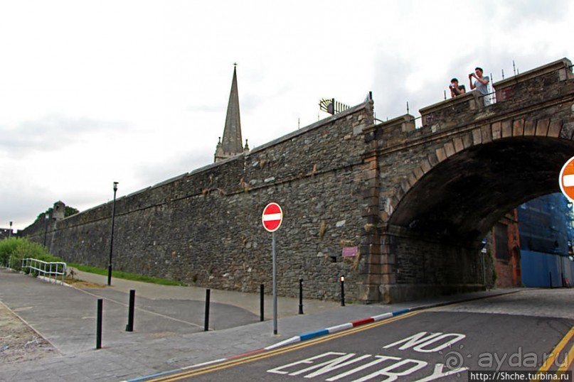 Вечернее знакомство с Дерри, прогулка в поисках отеля