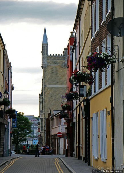 Вечернее знакомство с Дерри, прогулка в поисках отеля