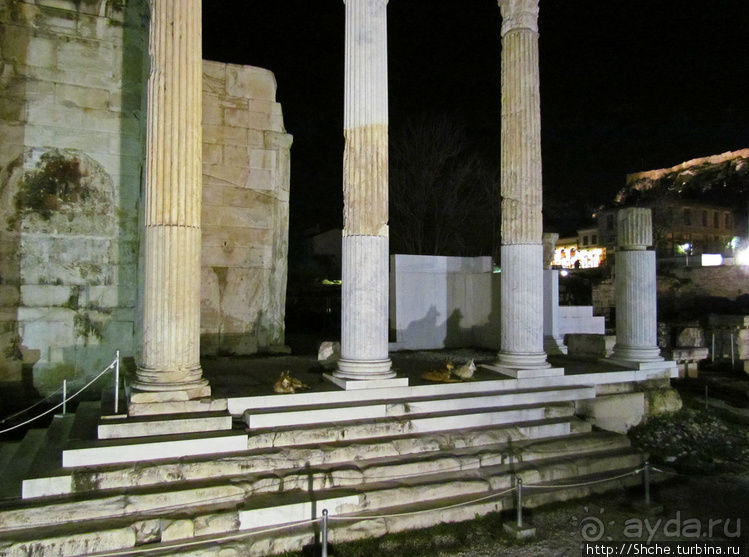 Библиотека Адриана и Римский форум — античность не отпускает