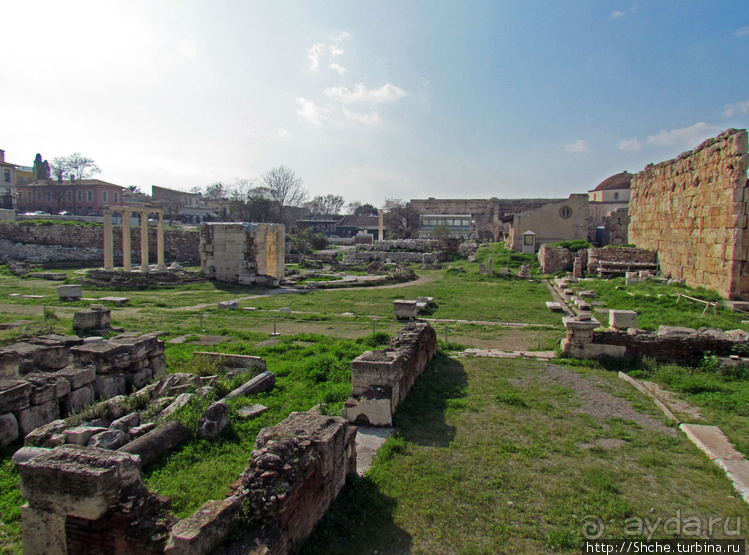 Библиотека Адриана и Римский форум — античность не отпускает