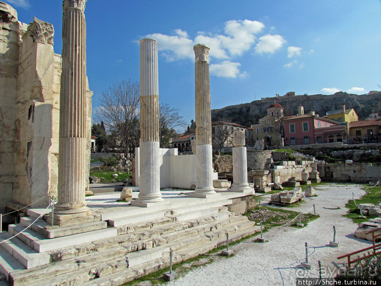 Библиотека Адриана и Римский форум — античность не отпускает