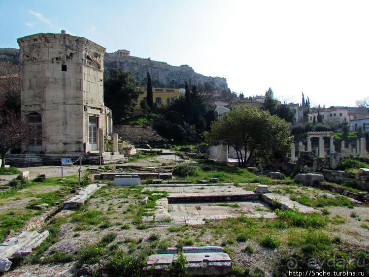 Библиотека Адриана и Римский форум — античность не отпускает