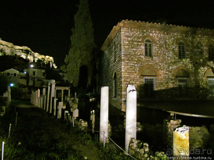 Библиотека Адриана и Римский форум — античность не отпускает