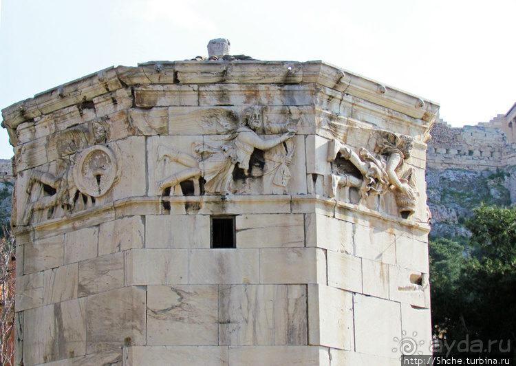 Библиотека Адриана и Римский форум — античность не отпускает