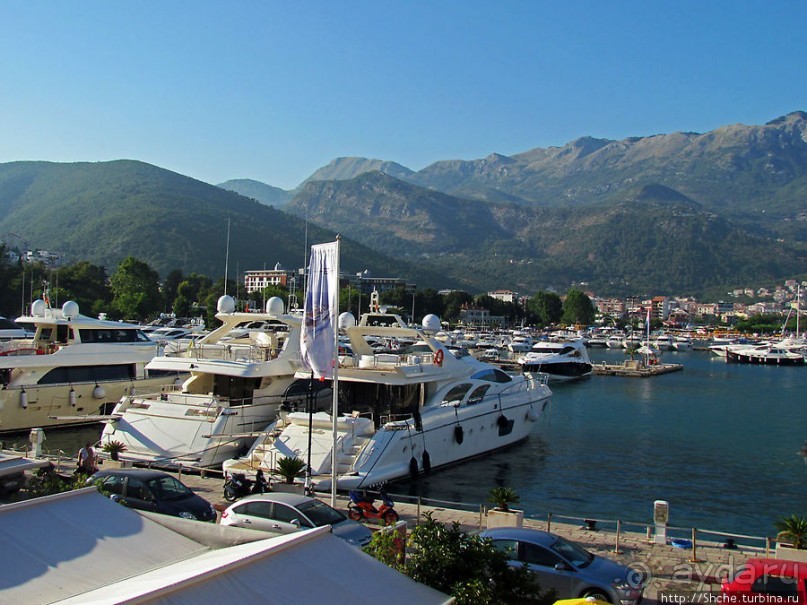 Порт в Будве, ну или скорее, стоянка для яхт и катеров
