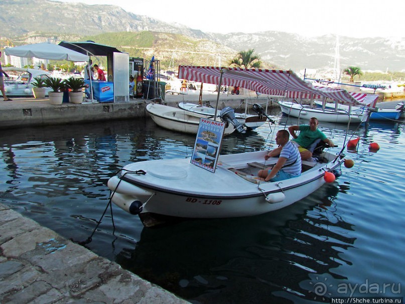 Порт в Будве, ну или скорее, стоянка для яхт и катеров
