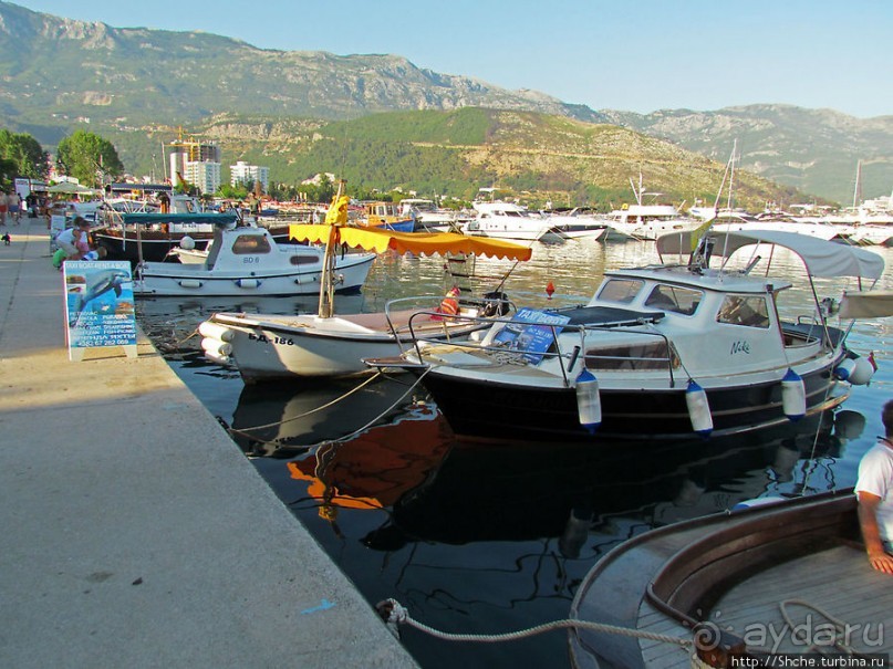 Порт в Будве, ну или скорее, стоянка для яхт и катеров