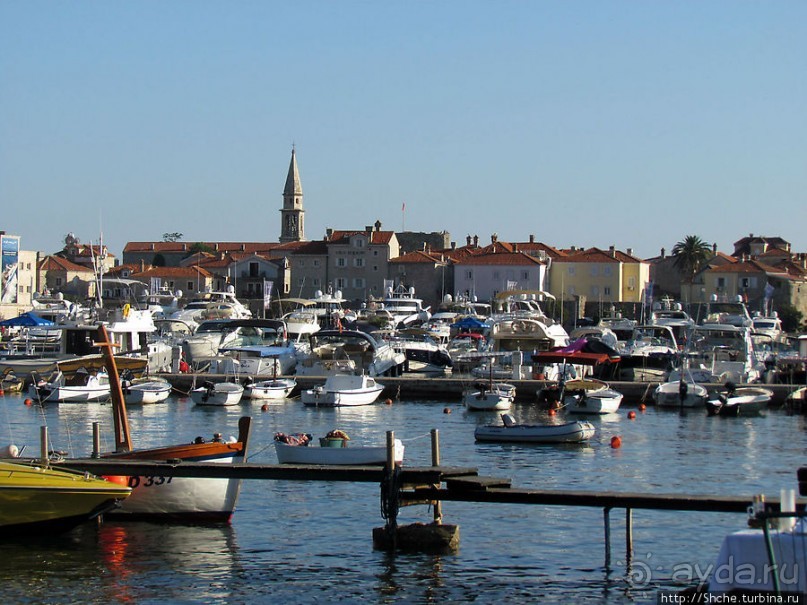 Порт в Будве, ну или скорее, стоянка для яхт и катеров