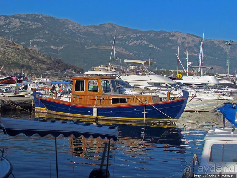 Порт в Будве, ну или скорее, стоянка для яхт и катеров