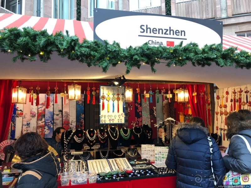 Рождественский подарок посетителям Нюрнберга от побратимов