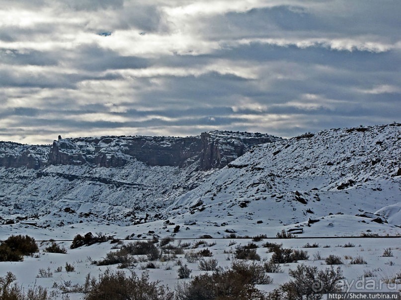 Альбом отзыва "По штату Юта зимою на авто. Въезжаем в Страну Каньонов"