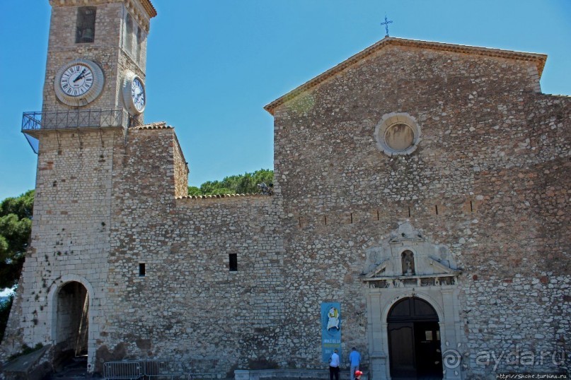 Церковь Богоматери Доброй Надежды в исторической части Канн