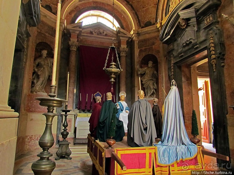 Мраморная базилика, размером с собор — все оттенки розового