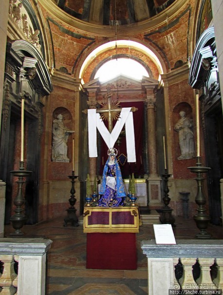 Мраморная базилика, размером с собор — все оттенки розового