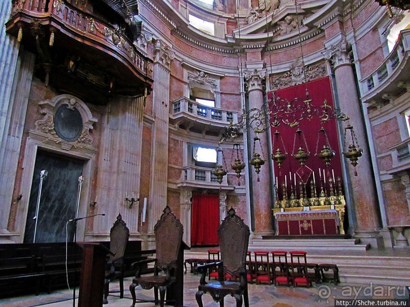 Мраморная базилика, размером с собор — все оттенки розового