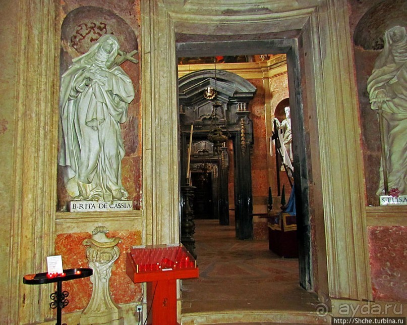 Мраморная базилика, размером с собор — все оттенки розового