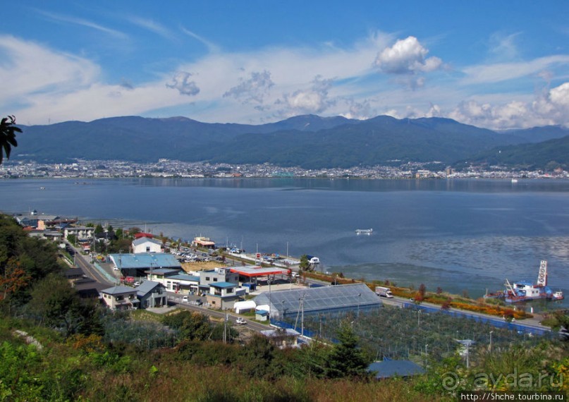 Короткая остановка с видом на озеро Suwako