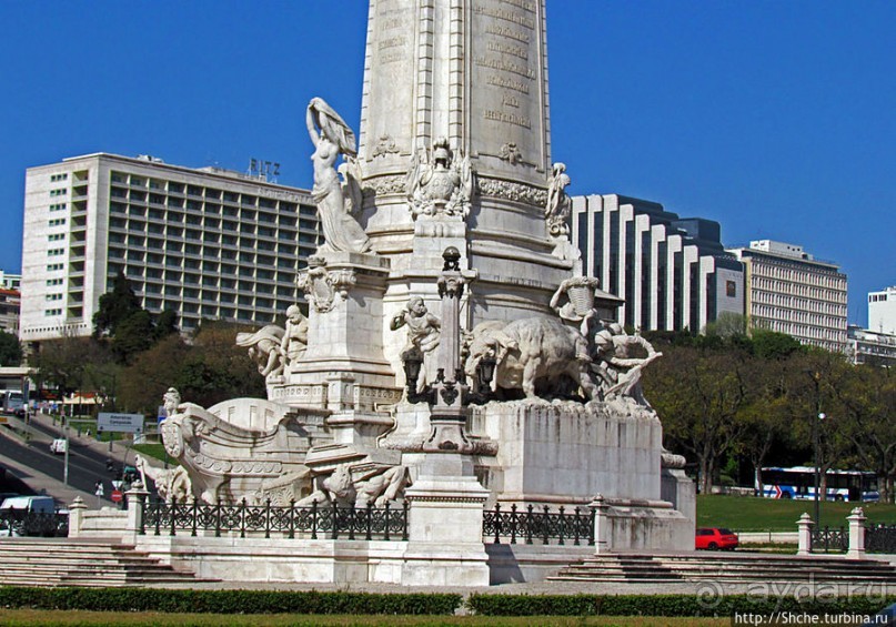 Памятник маркизу де Помбалю на одноименной площади