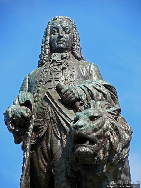 Памятник маркизу де Помбалю на одноименной площади