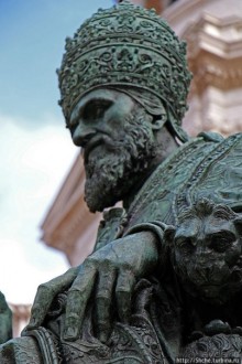 Рассмотрим по-внимательнее... детали Лорето