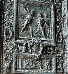 Рассмотрим по-внимательнее... детали Лорето