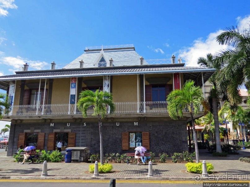 Набережная — самое цивильное место в столице Маврикия