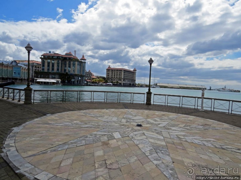 Набережная — самое цивильное место в столице Маврикия