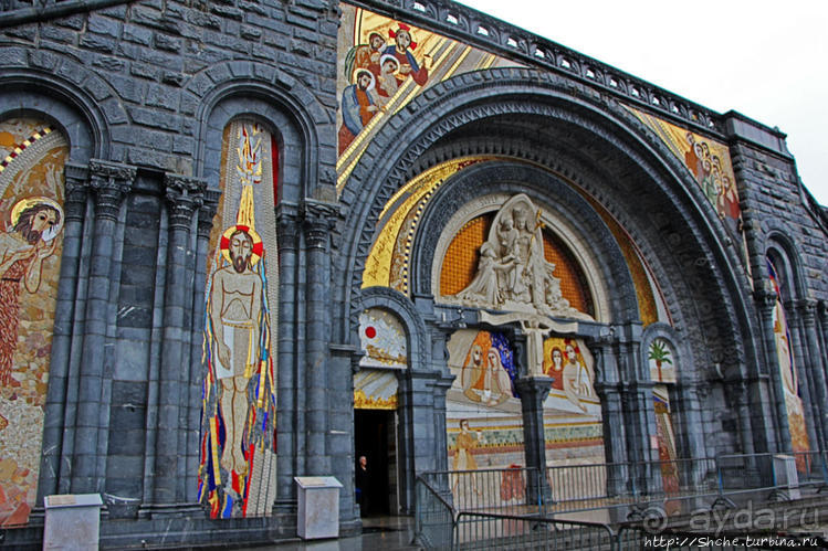 Базилика Богоматери Розария в Лурде (нижняя)