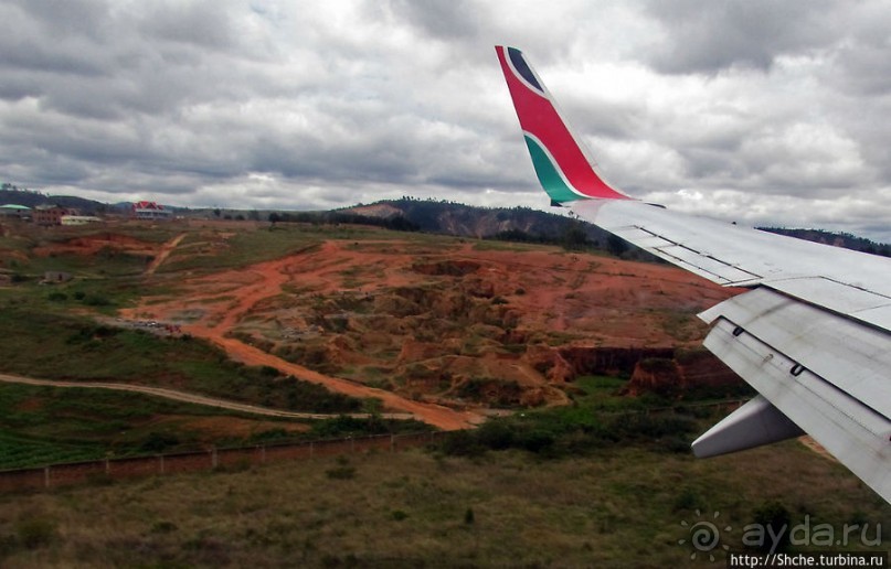"Земля в иллюминаторе видна..." Красная, мадагаскарская
