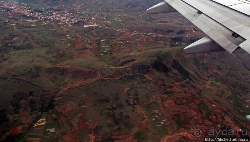 "Земля в иллюминаторе видна..." Красная, мадагаскарская