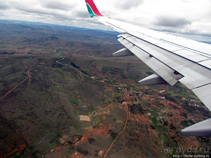 "Земля в иллюминаторе видна..." Красная, мадагаскарская